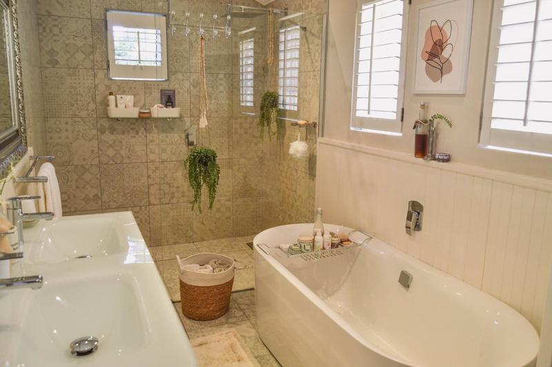 4 Bedroom Property for Sale in Simons Kloof Western Cape